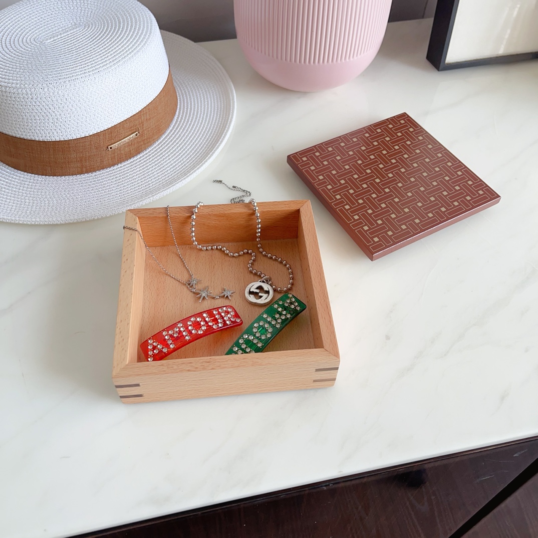 A wooden jewelry box crafted for the organized storage of bracelets - Comprehensive 6