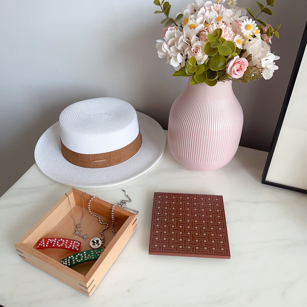A wooden jewelry box crafted for the organized storage of bracelets - Comprehensive 5