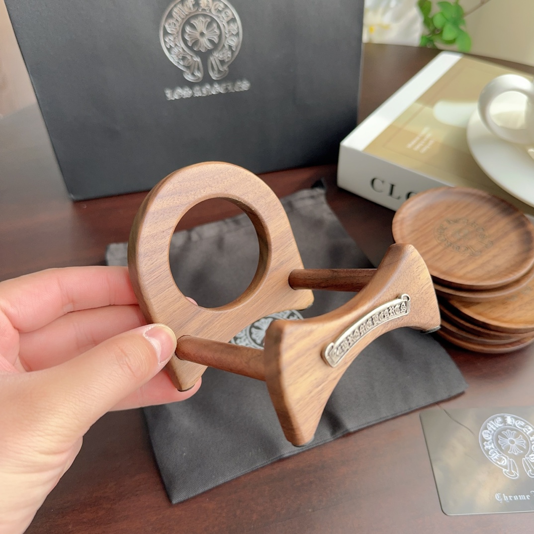 This set of six coasters features a substantial build designed to - Comprehensive 6