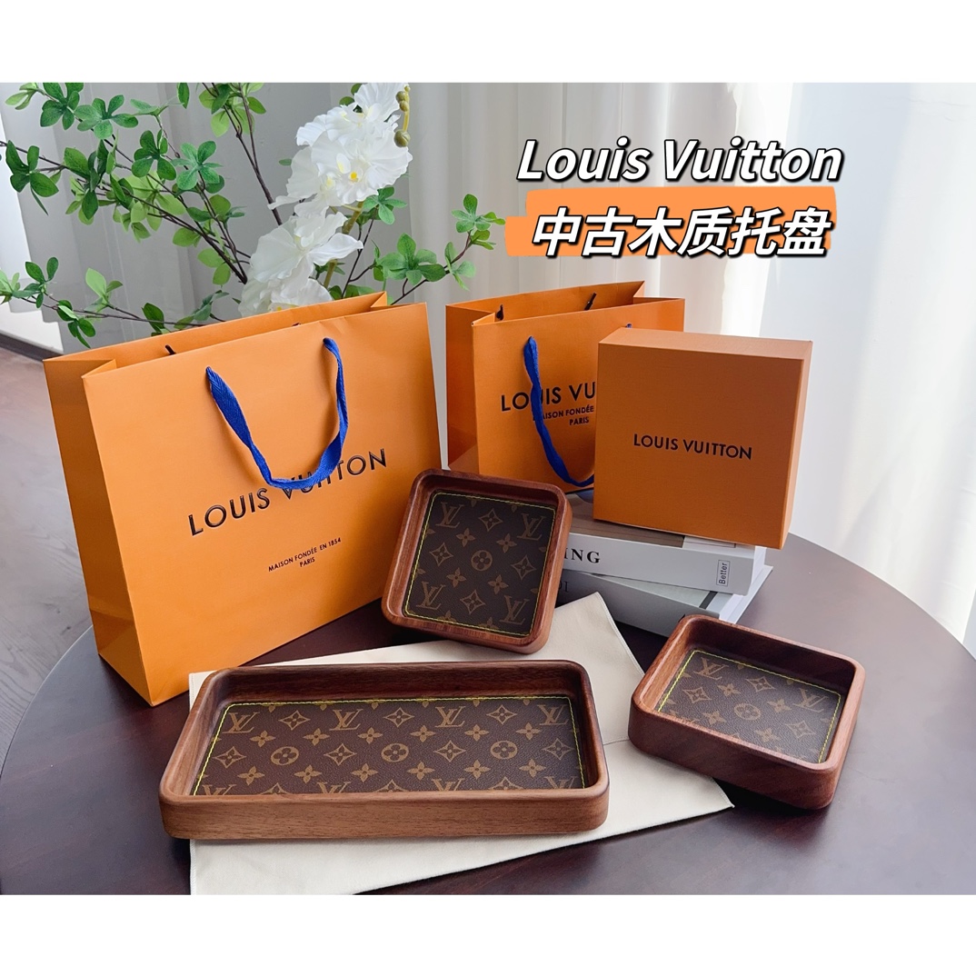 Louis Vuitton - Comprehensive