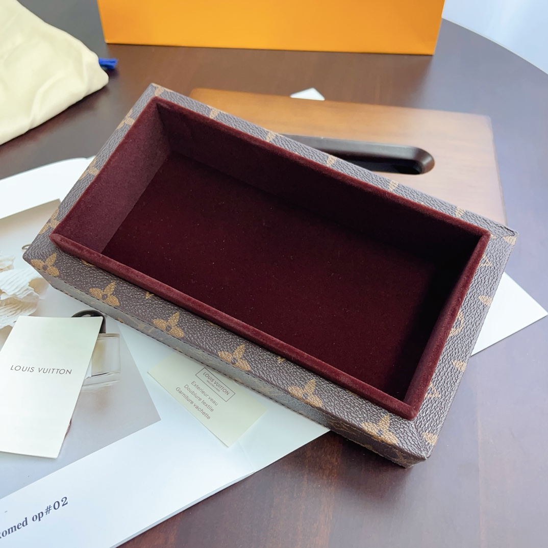 路易威登 Louis Vuitton 高级成衣风衣外套及大衣服饰 #9EE98219 3