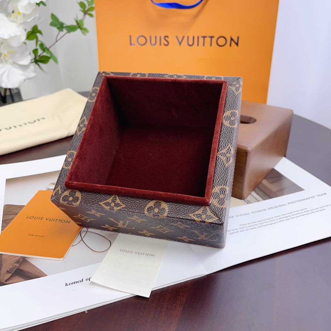 路易威登 Louis Vuitton 高级成衣风衣外套及大衣服饰 #9EE98219 5