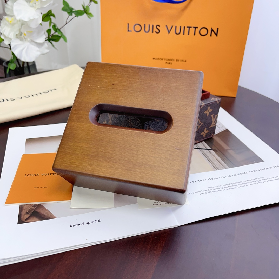 路易威登 Louis Vuitton 高定典藏名品高定成衣时装外套连衣裙衬衫T恤 #34A41402 4