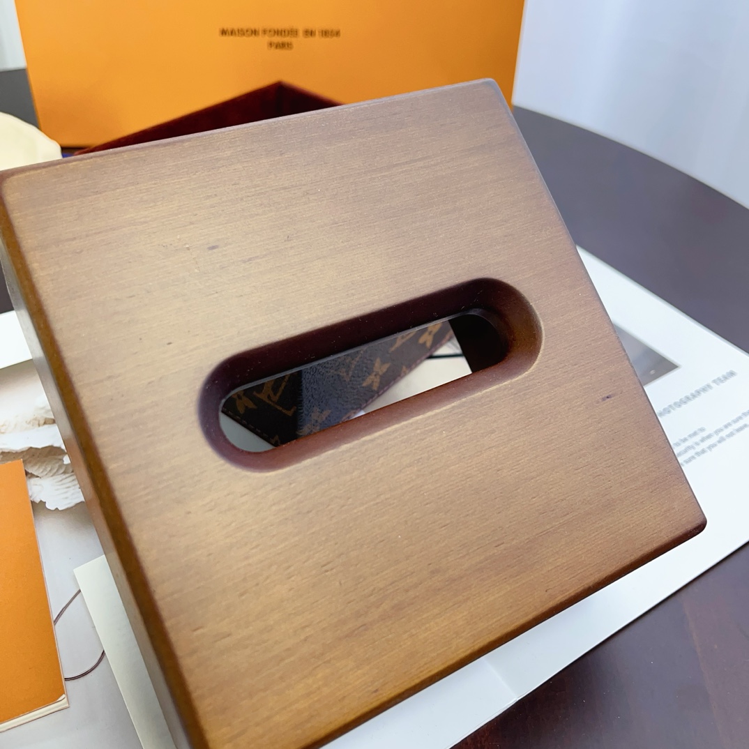 路易威登 Louis Vuitton 高定典藏名品高定成衣时装外套连衣裙衬衫T恤 #34A41402 5
