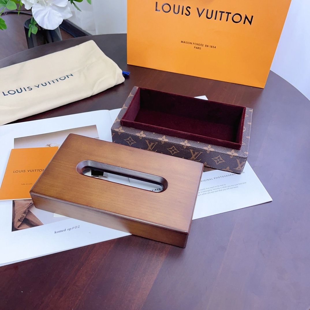 路易威登 Louis Vuitton 高定典藏名品高定成衣时装外套连衣裙衬衫T恤 #34A41402 3