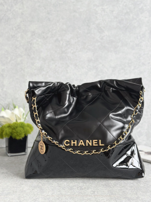 CHANEL 22 Handbag Large Shiny Calfskin & Gold-Tone Metal Black 1 CHANEL 22 Handbag Large Shiny Calfskin & Gold-Tone Metal Black