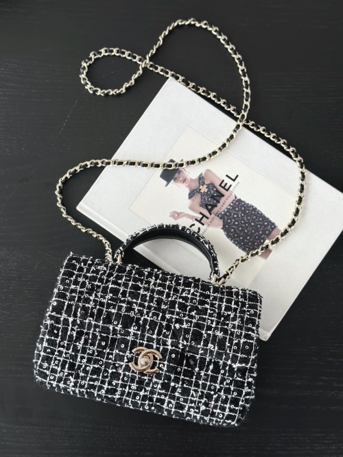 Chanel Top Handle Flap Bag Tweed Black,Gold Metal, 20 cm 1 Chanel Top Handle Flap Bag Tweed Black,Gold Metal, 20 cm