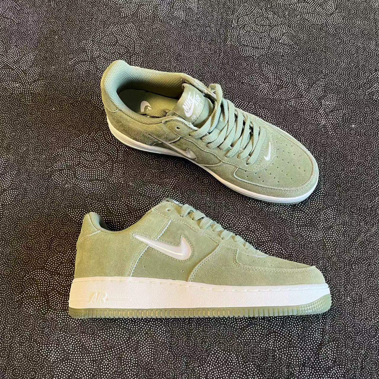 ? Air Force 1 Low Jewel 