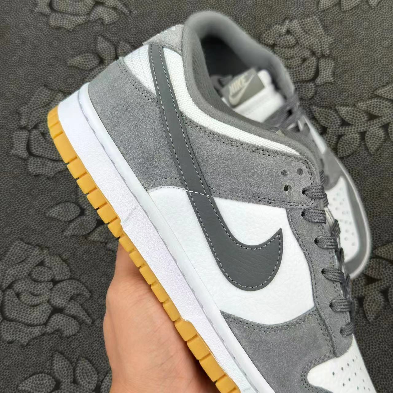 599 💰 Nike Dunk Low 