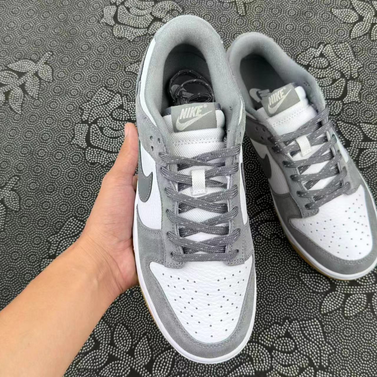 599 💰 Nike Dunk Low 