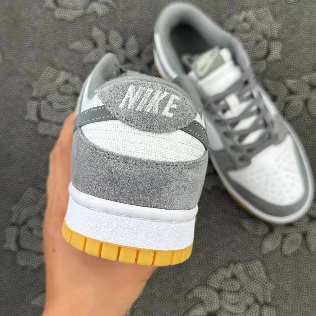 599 💰 Nike Dunk Low 