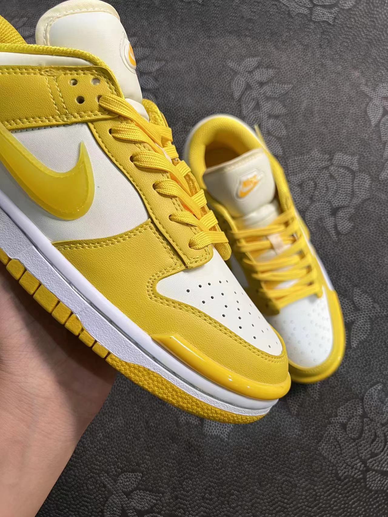 449 💰 Nike Dunk Low Twist “Vivid Sulfur