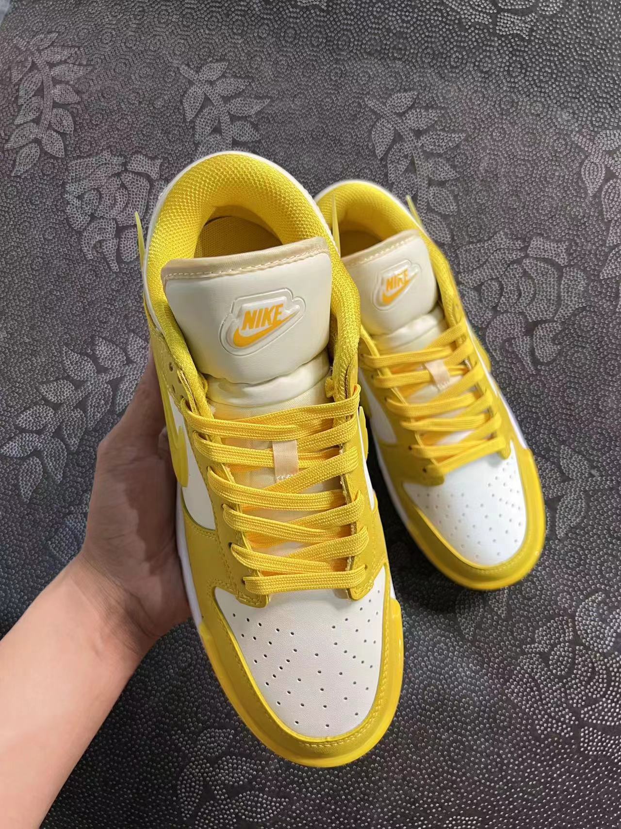 449 💰 Nike Dunk Low Twist “Vivid Sulfur