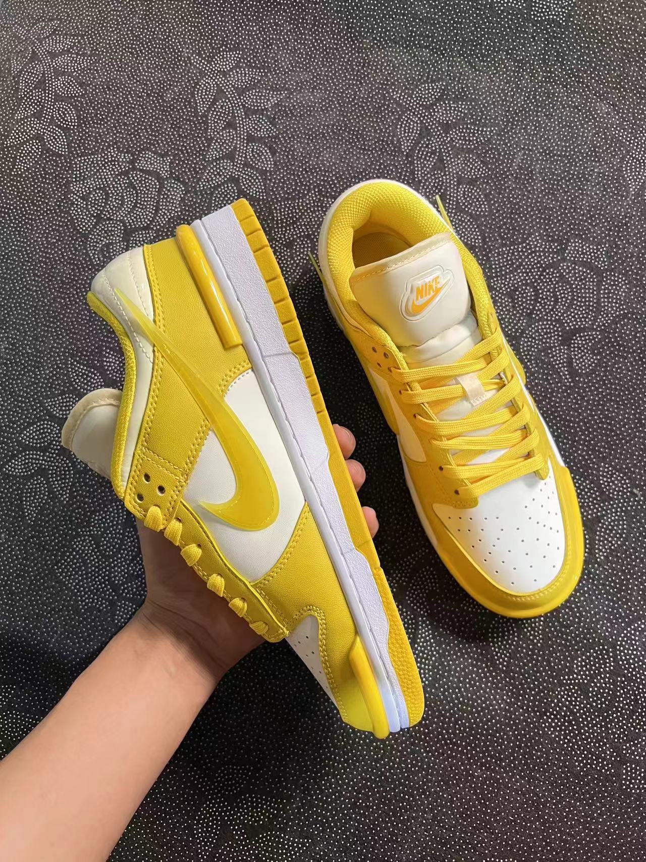 449 💰 Nike Dunk Low Twist “Vivid Sulfur