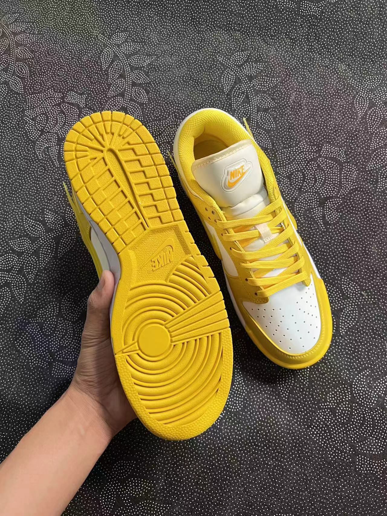 449 💰 Nike Dunk Low Twist “Vivid Sulfur