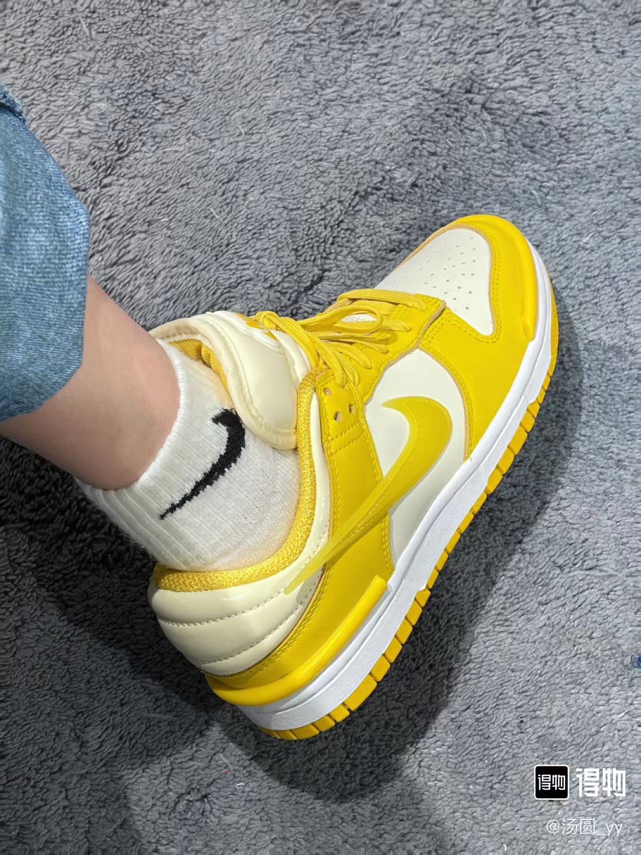 449 💰 Nike Dunk Low Twist “Vivid Sulfur