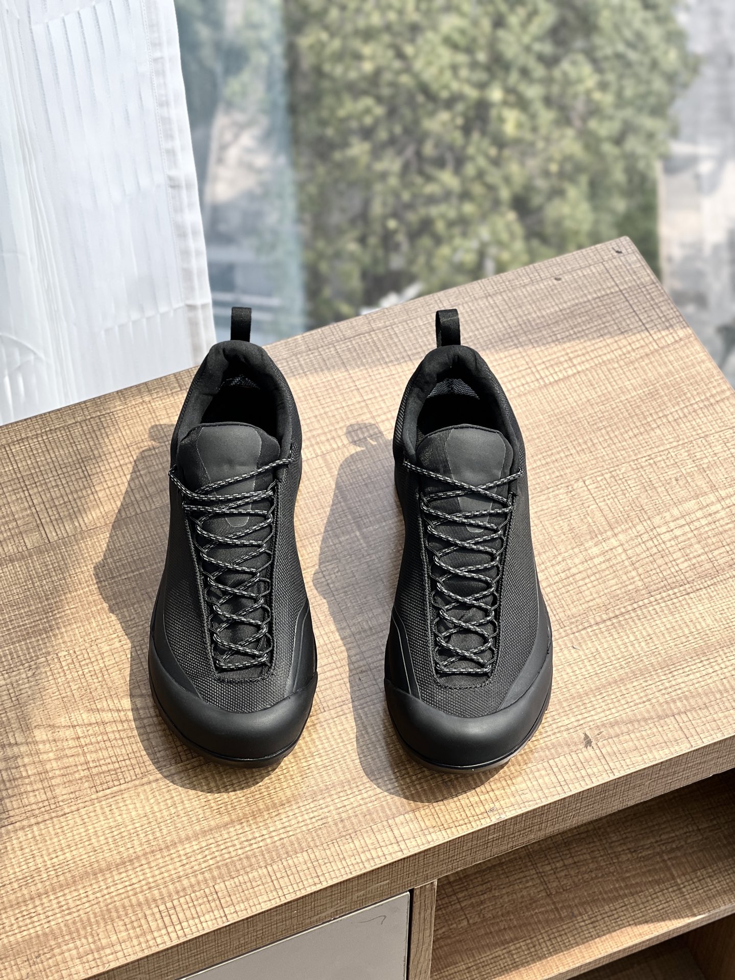 NO:274896,The new model is on the shelves, HW006 your outdoor adventure partner!  Lightweight design, every step is as free as the wind. All foot shapes can fit perfectly, no matter mountains, rivers, lakes and seas, they are like walking on flat ground. TEX waterproof technology black green size 39-45 sports shoes, sneakers19860909新款上架,HW006你的户外探险伙伴！ 轻量级设计,每一步都如风般自由.所有脚型都能的完美贴合,无论山川湖海,都如履平地.TEX防水技术 黑色 绿色 尺码39-45码 运动鞋正码,,sneakers,Men's shoes