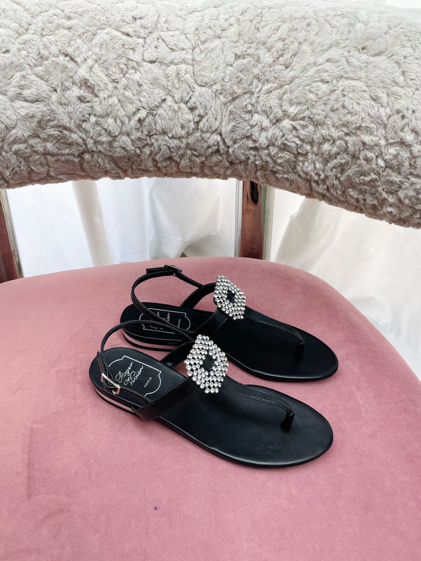 “European Style Parisian Sandals: Vintage, Comfortable, Elegant with Italian Leather Soles and Custom Metal Buttons” - 图片 1