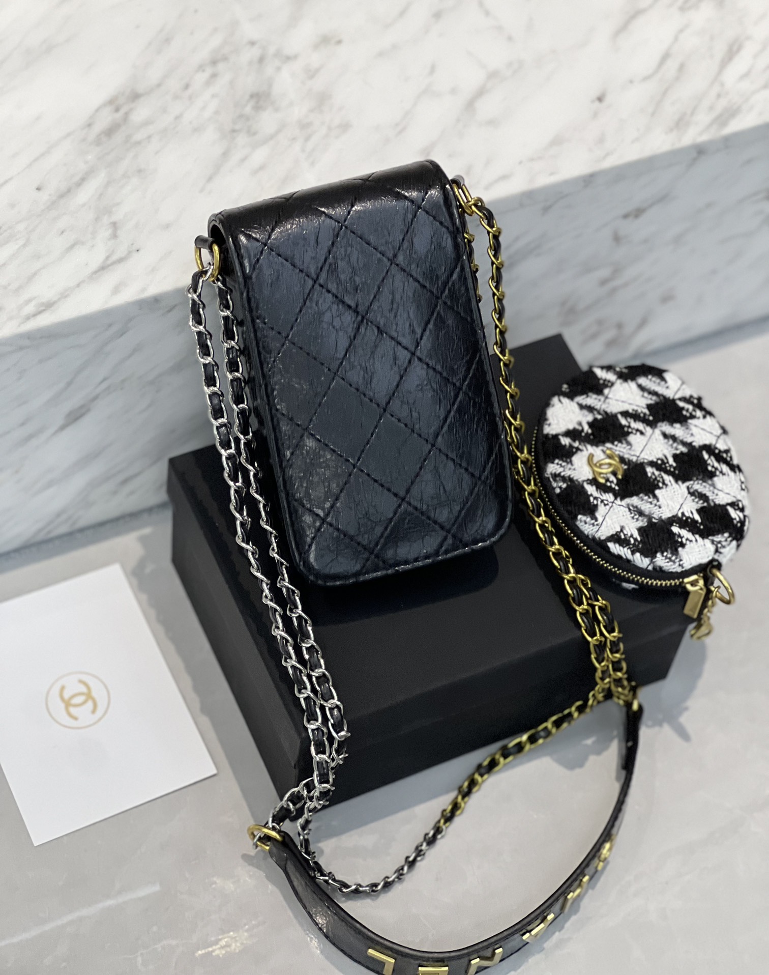 Chanel VIP Gift 2-in-1 Phone Bag with Detachable Coin Purse - Comprehensive 2