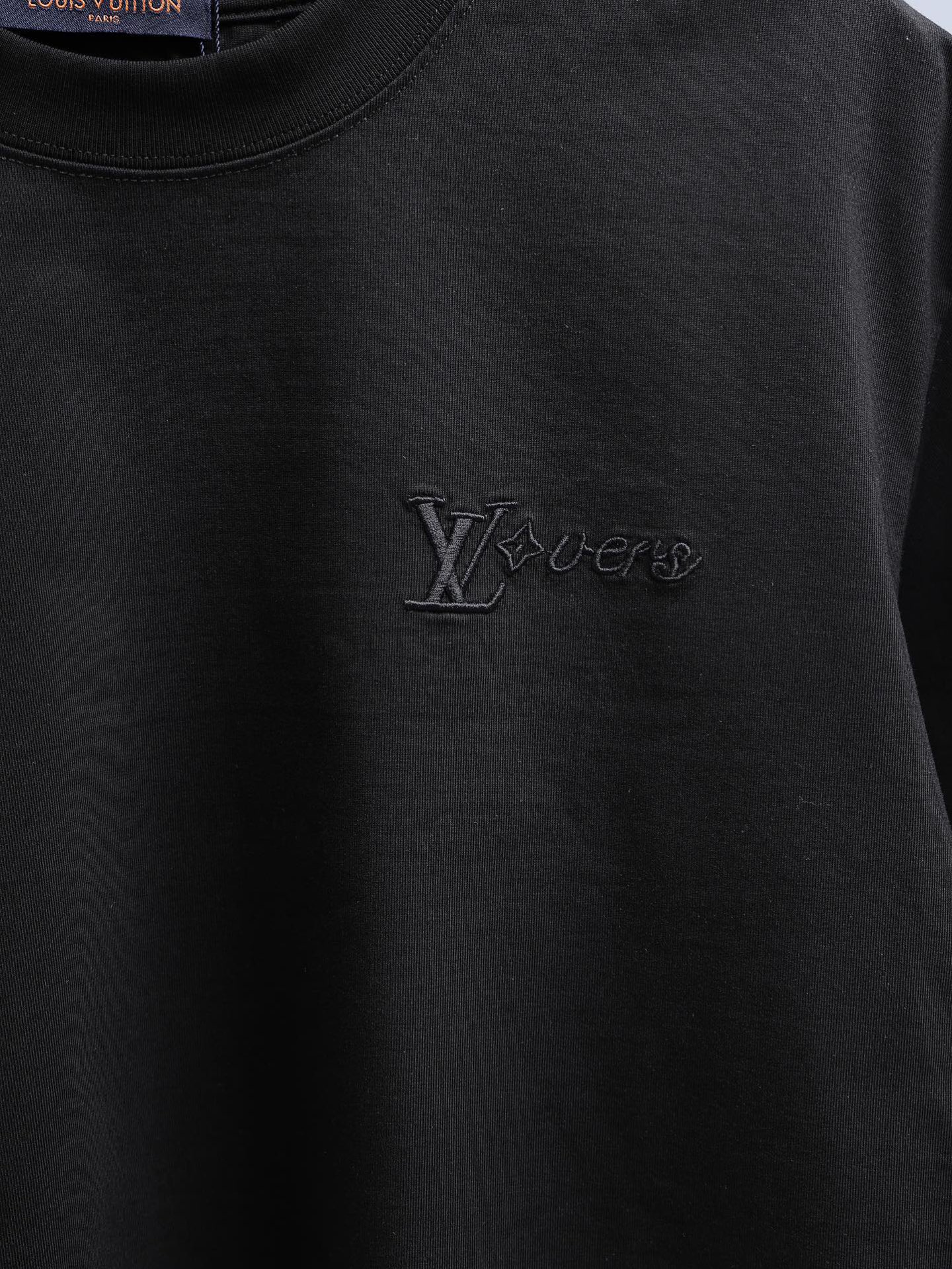 LOUIS VUITTON 路易威登 26SS 胸口logo小标刺绣圆领短袖-Chinese UA Cheap High Quatity Brand Clothes Bags handbags Sneakers wholesale wholesaler seller from China Factory suppliers Fashion Clothing Shoes best Quality Beautiful Price LOUIS VUITTON 路易威登 26SS 胸口logo小标刺绣圆领短袖