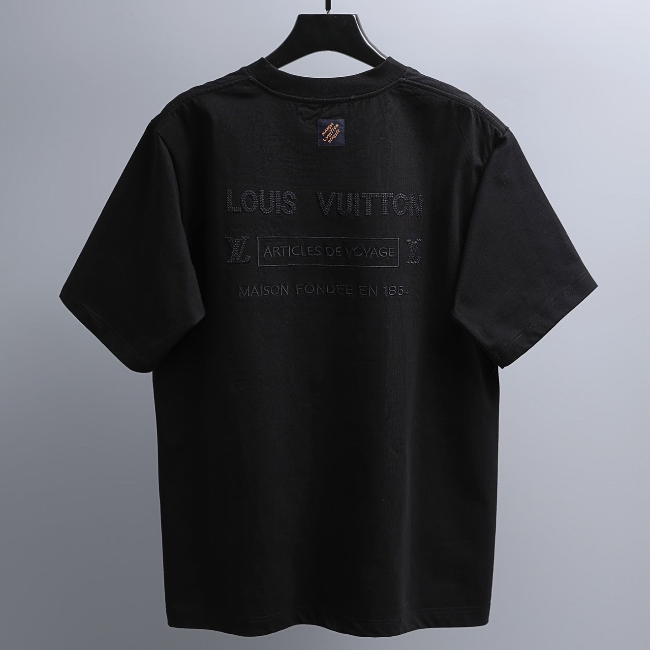 LOUIS VUITTON 路易威登 26SS 胸口logo小标刺绣圆领短袖-Chinese UA Cheap High Quatity Brand Clothes Bags handbags Sneakers wholesale wholesaler seller from China Factory suppliers Fashion Clothing Shoes best Quality Beautiful Price LOUIS VUITTON 路易威登 26SS 胸口logo小标刺绣圆领短袖