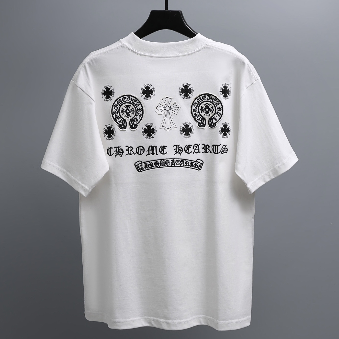 CHROME HEARTS/克罗心 26SS 后背logo贴布刺绣圆领短袖-Chinese UA Cheap High Quatity Brand Clothes Bags handbags Sneakers wholesale wholesaler seller from China Factory suppliers Fashion Clothing Shoes best Quality Beautiful Price CHROME HEARTS/克罗心 26SS 后背logo贴布刺绣圆领短袖