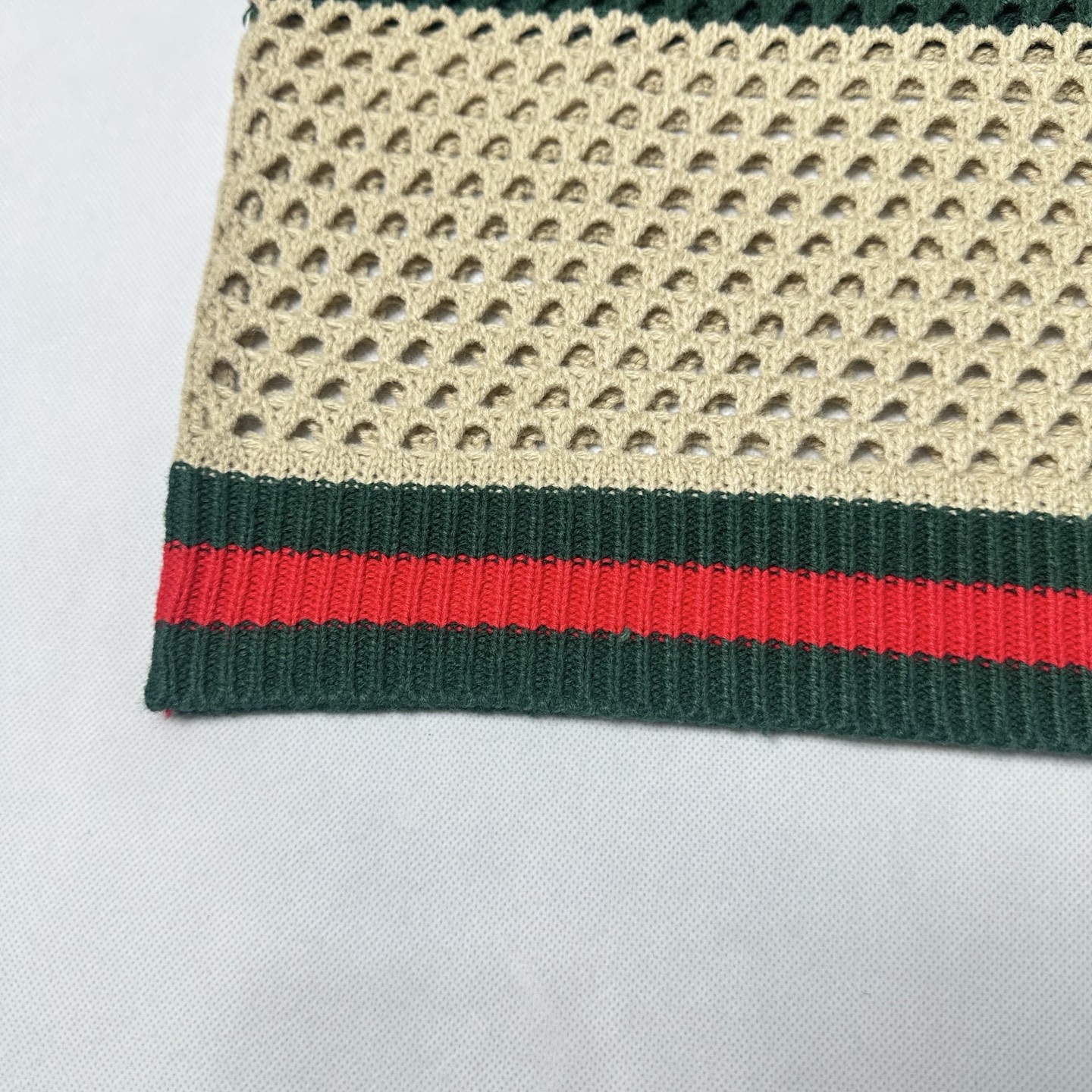 GUCCI/古驰 26SS复古镂空短袖针织衫 米黄红-Chinese UA Cheap High Quatity Brand Clothes Bags handbags Sneakers wholesale wholesaler seller from China Factory suppliers Fashion Clothing Shoes best Quality Beautiful Price GUCCI/古驰 26SS复古镂空短袖针织衫 米黄红