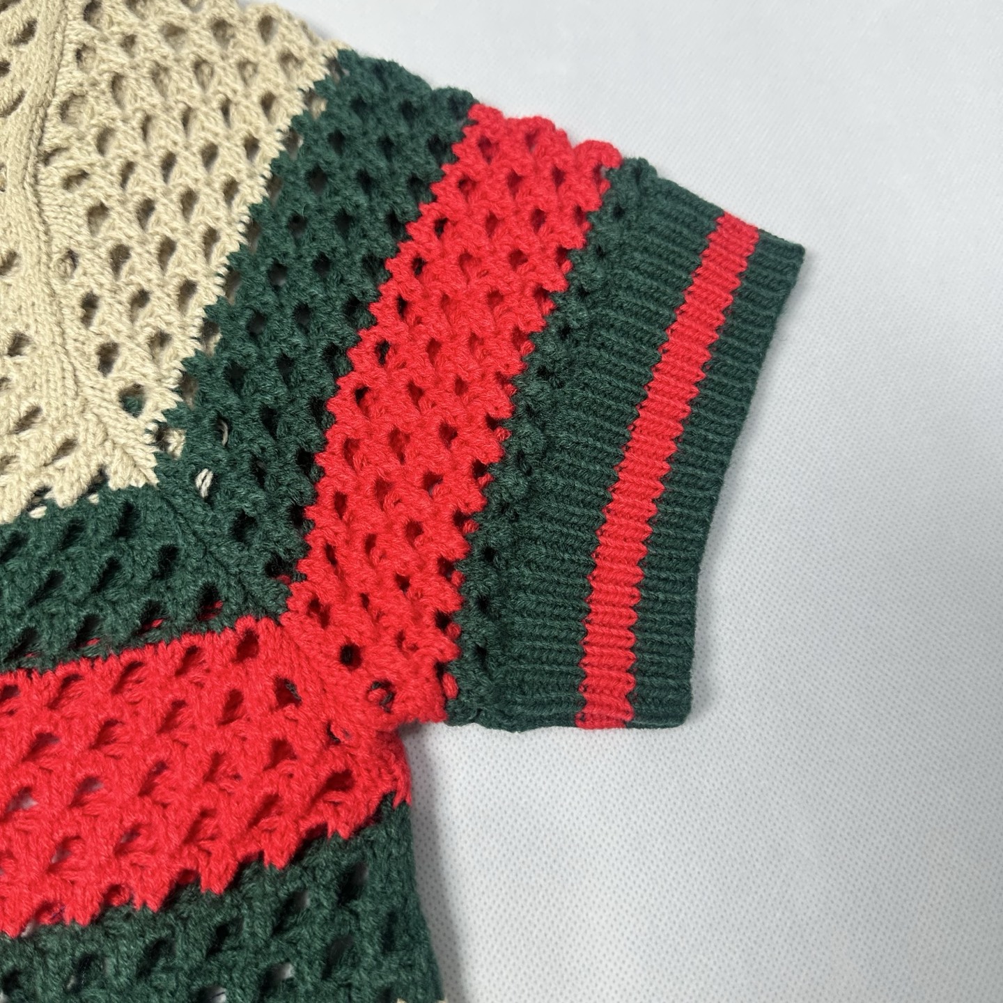 GUCCI/古驰 26SS复古镂空短袖针织衫 米黄红-Chinese UA Cheap High Quatity Brand Clothes Bags handbags Sneakers wholesale wholesaler seller from China Factory suppliers Fashion Clothing Shoes best Quality Beautiful Price GUCCI/古驰 26SS复古镂空短袖针织衫 米黄红