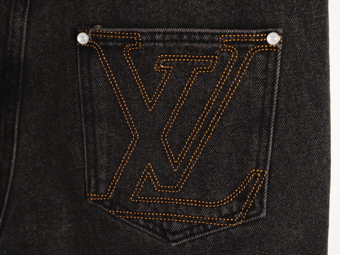 LOUIS VUITTON/路易威登 NIGO联名 26SS珍珠扣口袋刺绣logo牛仔裤
