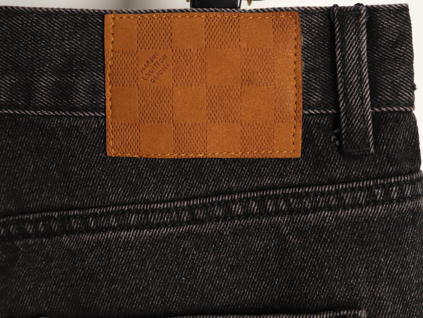 LOUIS VUITTON/路易威登 NIGO联名 26SS珍珠扣口袋刺绣logo牛仔裤