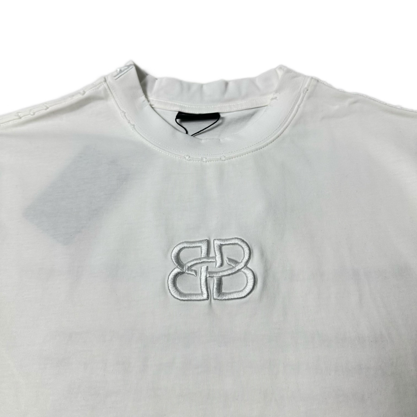 BALENCIAGA/巴黎世家 S26罗马系列刺绣重工磨破圆领短袖 黑色