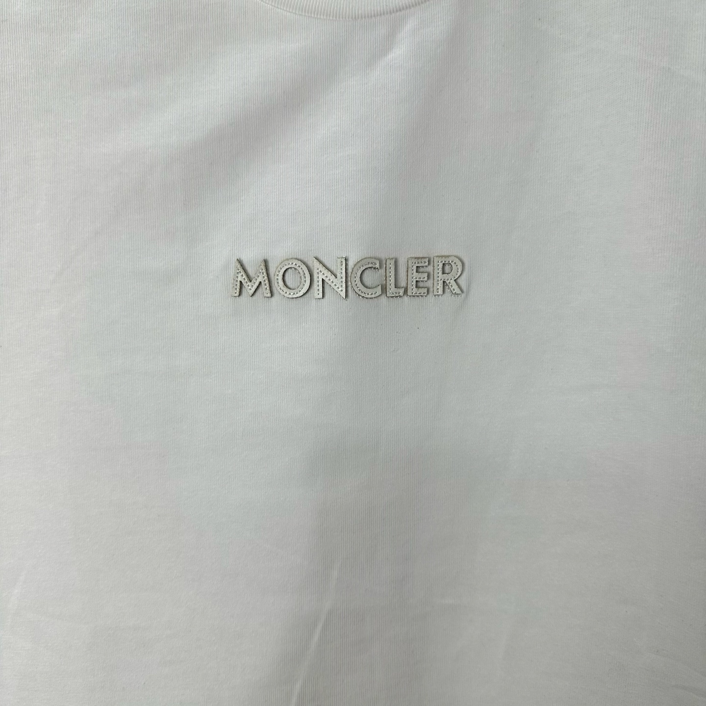 MONCLER/蒙口 26SS手臂拼皮logo圆领短袖-Chinese UA Cheap High Quatity Brand Clothes Bags handbags Sneakers wholesale wholesaler seller from China Factory suppliers Fashion Clothing Shoes best Quality Beautiful Price MONCLER/蒙口 26SS手臂拼皮logo圆领短袖