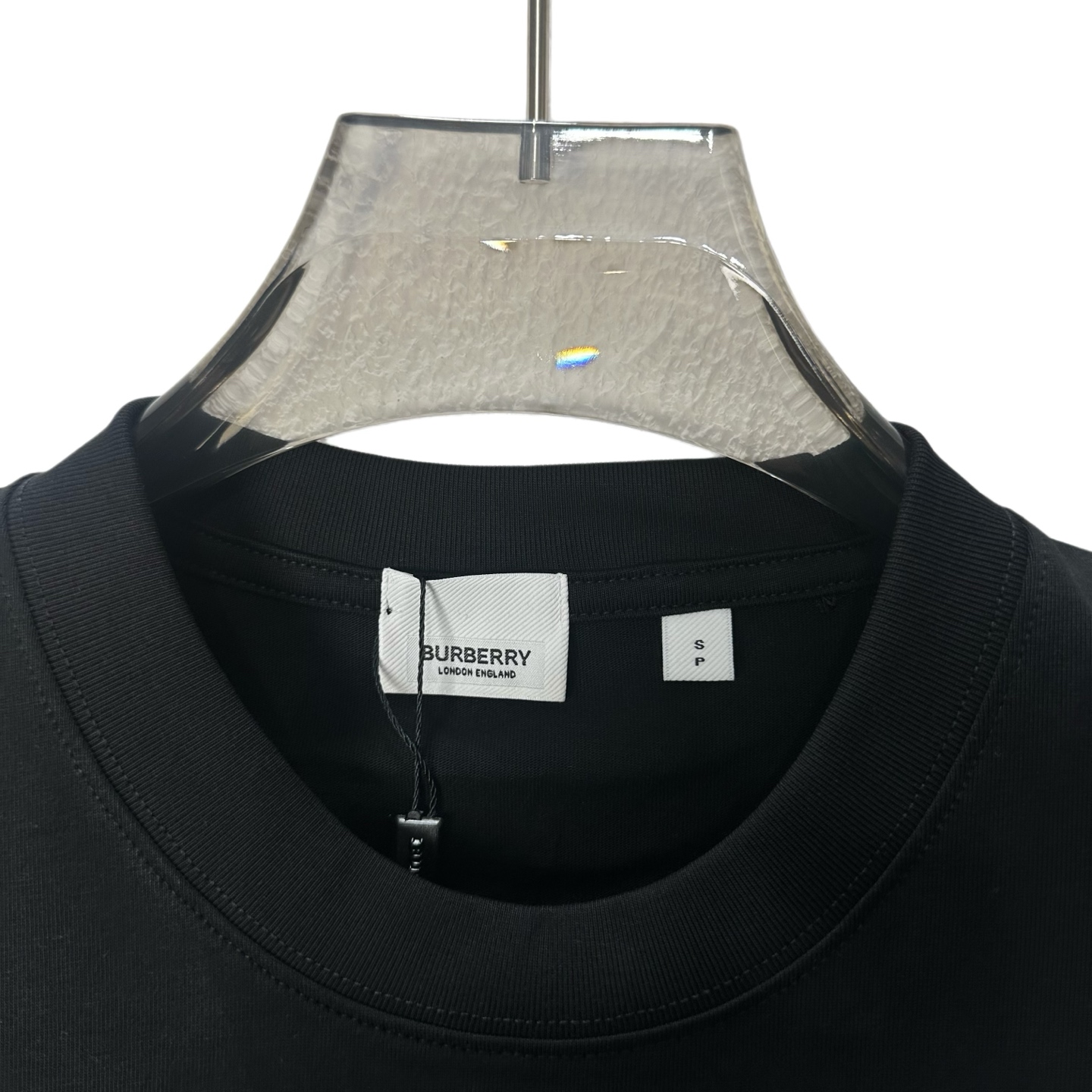 BURBERRY/巴宝莉 镂空刺绣战马圆领短袖 黑色 白色-莆田鞋,莆田鞋货源,高仿鞋,高仿鞋货源,安福档口,莆田高仿鞋,莆田鞋批发,高仿鞋批发,莆田高仿运动鞋,高仿运动鞋,莆田运动鞋 BURBERRY/巴宝莉 镂空刺绣战马圆领短袖 黑色 白色