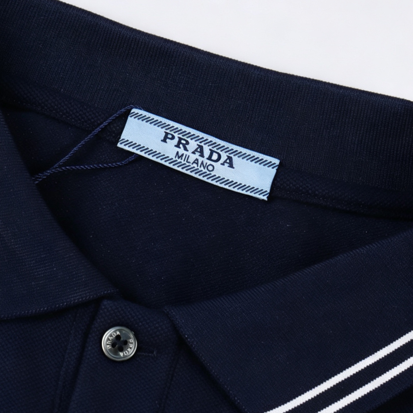 PRADA/普拉达 logo小标刺绣短袖Polo衫 黑色 藏蓝 白色-Chinese UA Cheap High Quatity Brand Clothes Bags handbags Sneakers wholesale wholesaler seller from China Factory suppliers Fashion Clothing Shoes best Quality Beautiful Price PRADA/普拉达 logo小标刺绣短袖Polo衫 黑色 藏蓝 白色