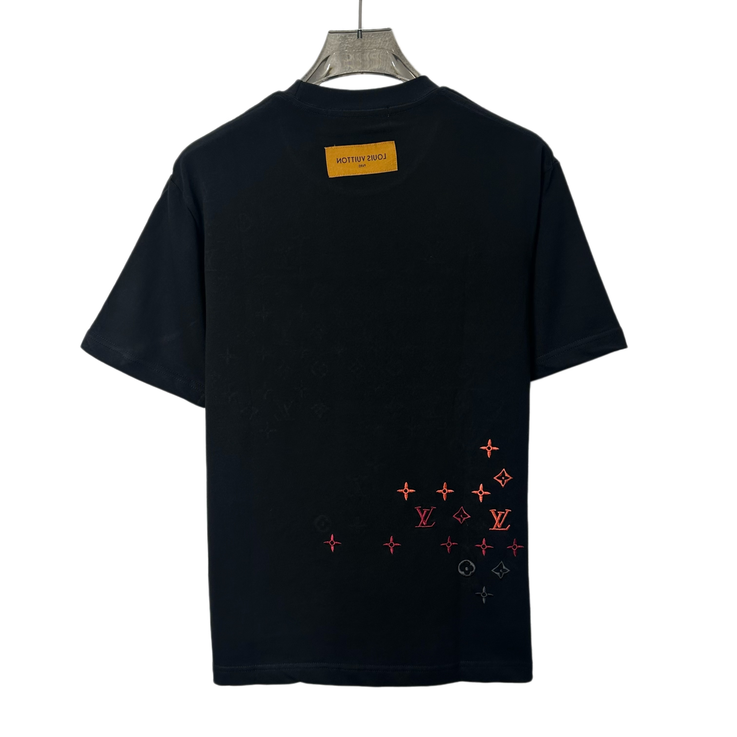 LOUIS VUITTON/路易威登 全幅三花满印刺绣圆领短袖 黑色 白色-Top High Quatity Cheap Sneakers Fashion Clothing Clothes Bags handbags Shoes of all Brand wholesale With The best Quality And Beautiful Price from China Factory Chinese suppliers wholesaler seller LOUIS VUITTON/路易威登 全幅三花满印刺绣圆领短袖 黑色 白色