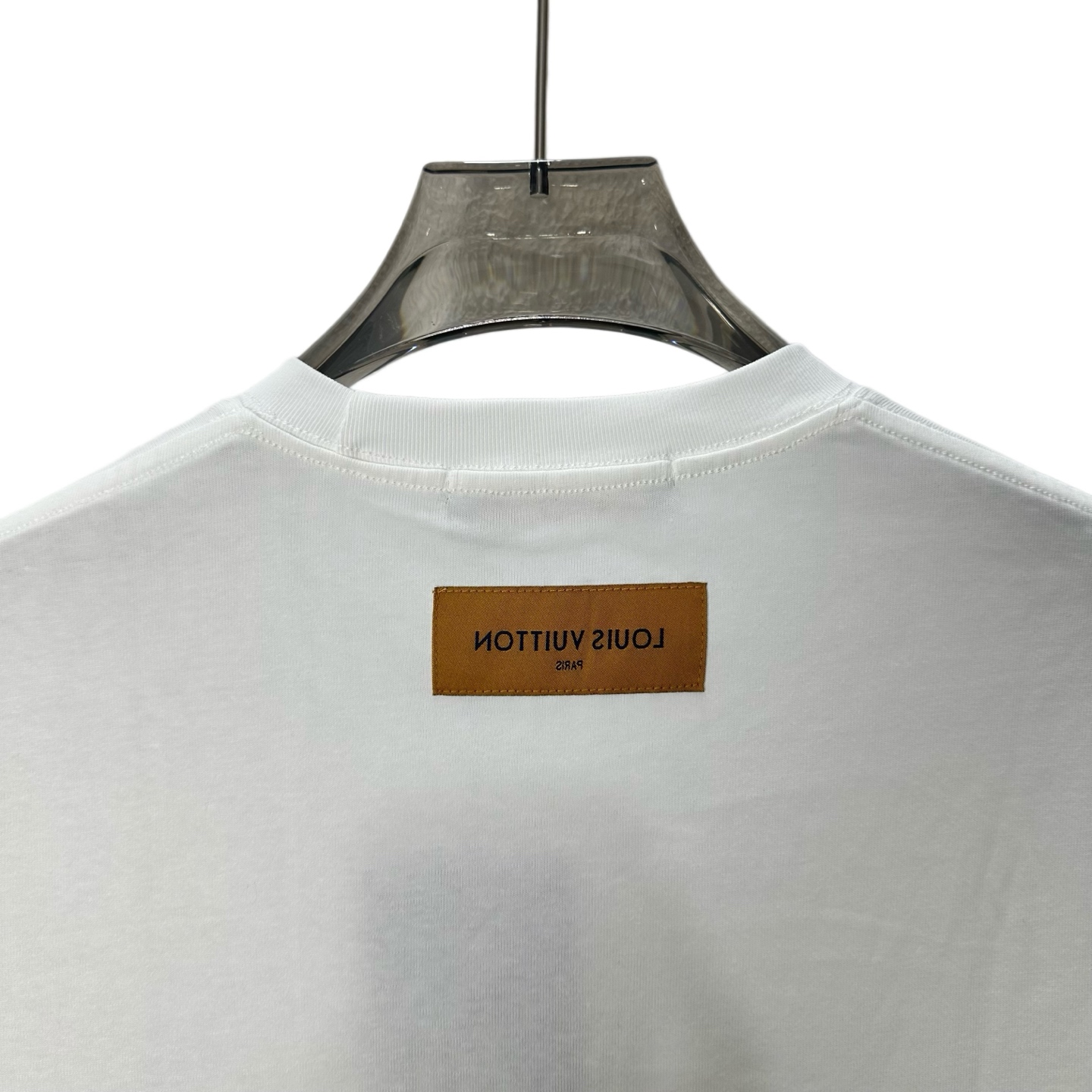 LOUIS VUITTON/路易威登 别针Logo刺绣圆领短袖 黑色 白色 LOUIS VUITTON/路易威登 别针Logo刺绣圆领短袖 黑色 白色
