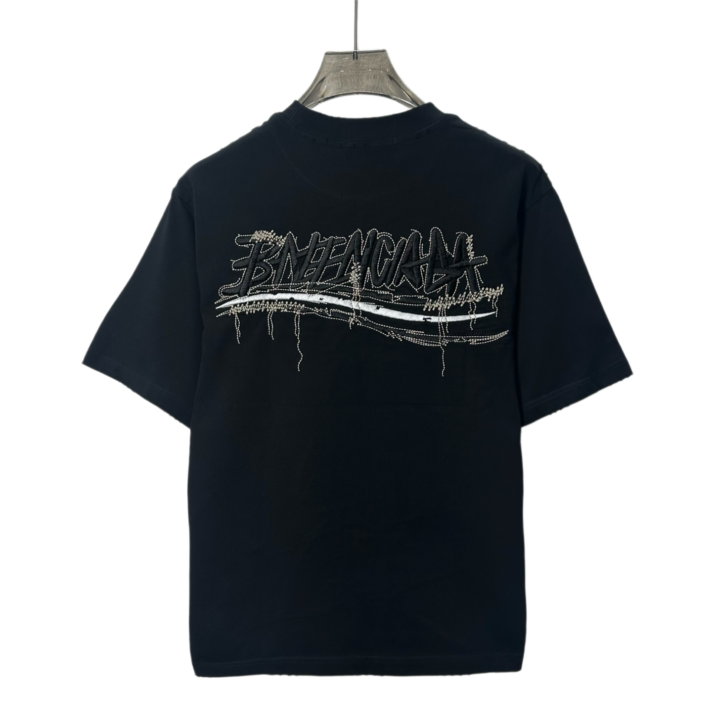 BALENCIAGA/巴黎世家 26SS新版流苏斑驳刺绣可乐圆领短袖 黑色 白色-莆田鞋,莆田鞋货源,高仿鞋,高仿鞋货源,安福档口,莆田高仿鞋,莆田鞋批发,高仿鞋批发,莆田高仿运动鞋,高仿运动鞋,莆田运动鞋 BALENCIAGA/巴黎世家 26SS新版流苏斑驳刺绣可乐圆领短袖 黑色 白色