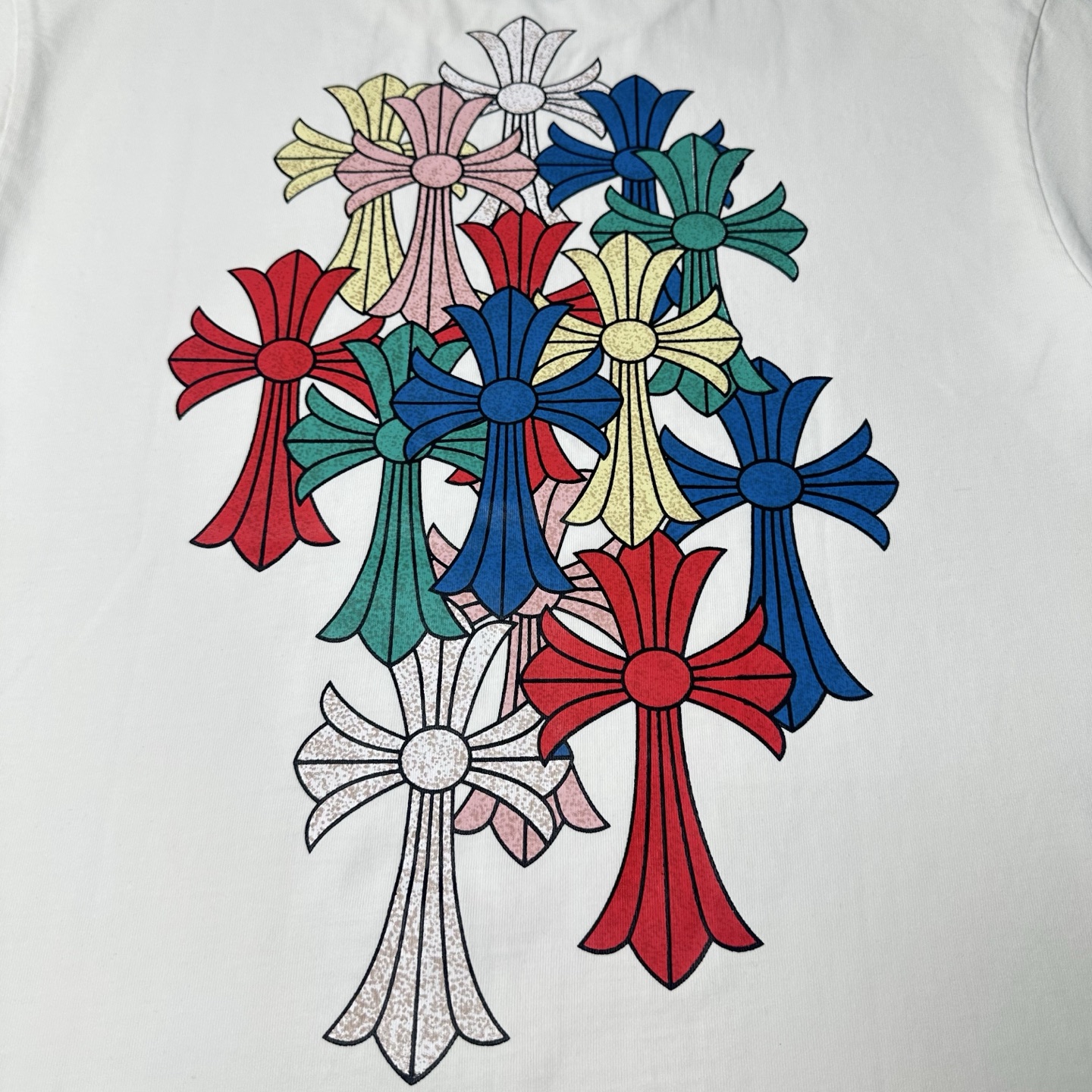CHROME HEARTS/克罗心 背后彩色十字架群印花圆领短袖 黑色 白色-莆田鞋,莆田鞋货源,高仿鞋,高仿鞋货源,安福档口,莆田高仿鞋,莆田鞋批发,高仿鞋批发,莆田高仿运动鞋,高仿运动鞋,莆田运动鞋 CHROME HEARTS/克罗心 背后彩色十字架群印花圆领短袖 黑色 白色