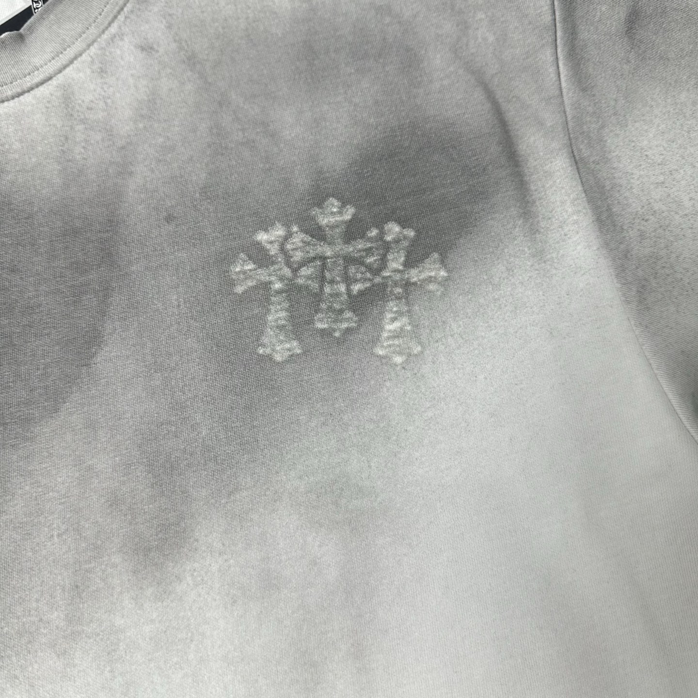 CHROME HEARTS/克罗心 十字架镭射激光破坏水洗圆领短袖 黑色 白色-Top High Quatity Cheap Sneakers Fashion Clothing Clothes Bags handbags Shoes of all Brand wholesale With The best Quality And Beautiful Price from China Factory Chinese suppliers wholesaler seller CHROME HEARTS/克罗心 十字架镭射激光破坏水洗圆领短袖 黑色 白色
