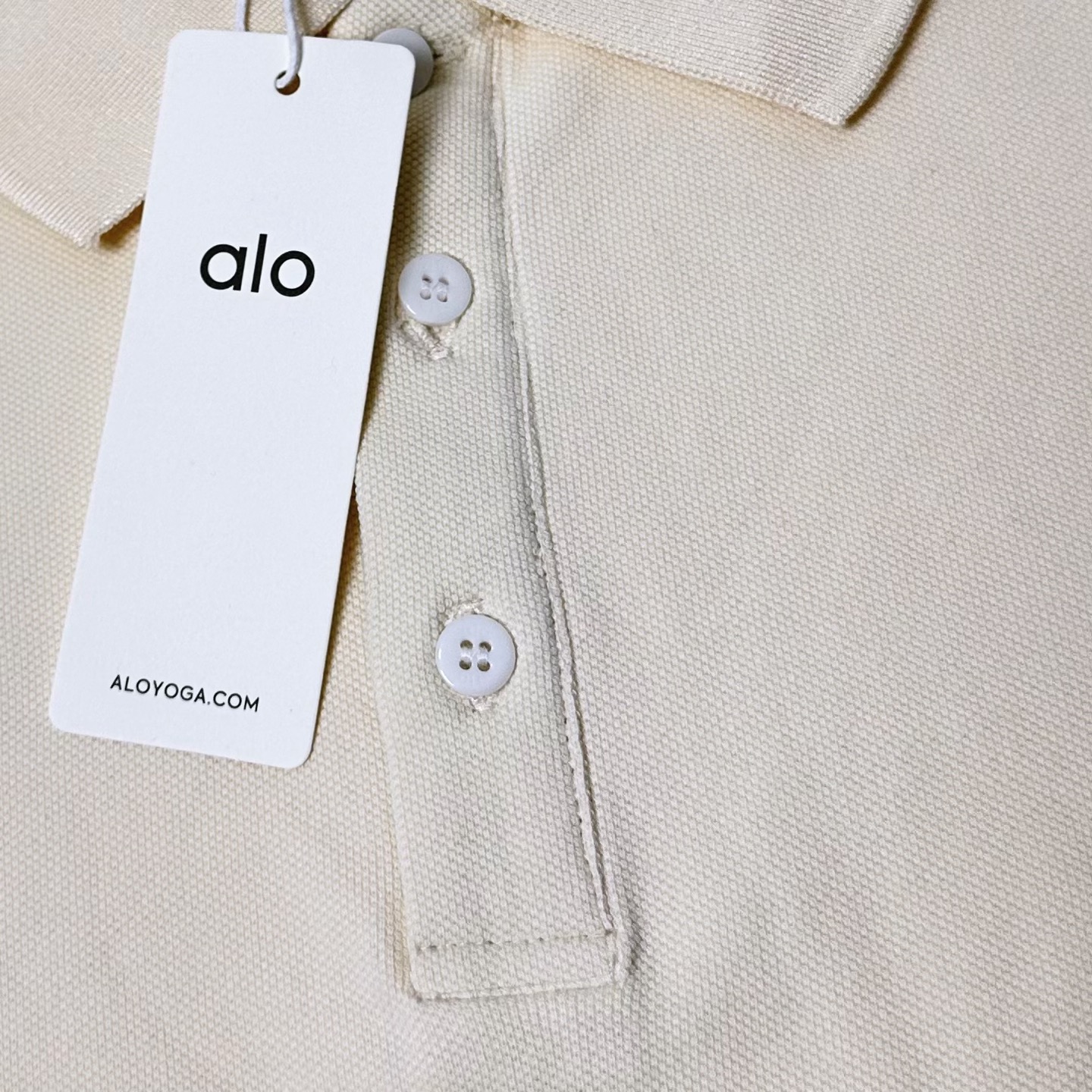 ALO 字母logo小标刺绣短袖Polo衫 主体采用高品质棉质珠地网眼布 黑色 杏色-Top High Quatity Cheap Sneakers Fashion Clothing Clothes Bags handbags Shoes of all Brand wholesale With The best Quality And Beautiful Price from China Factory Chinese suppliers wholesaler seller ALO 字母logo小标刺绣短袖Polo衫 主体采用高品质棉质珠地网眼布 黑色 杏色