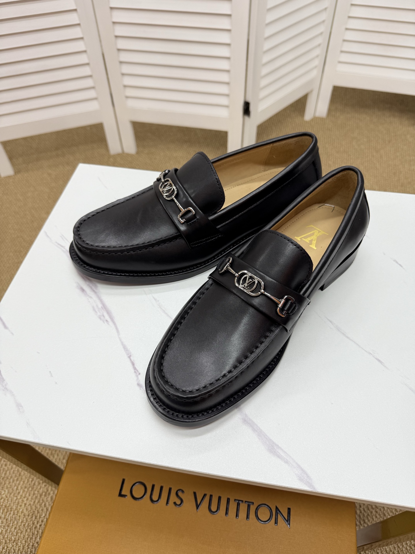 Louis Vuitton Leather Loafers for Men - Comfortable & Durable Dress Shoes 8 i1745350188513 1060 0 4