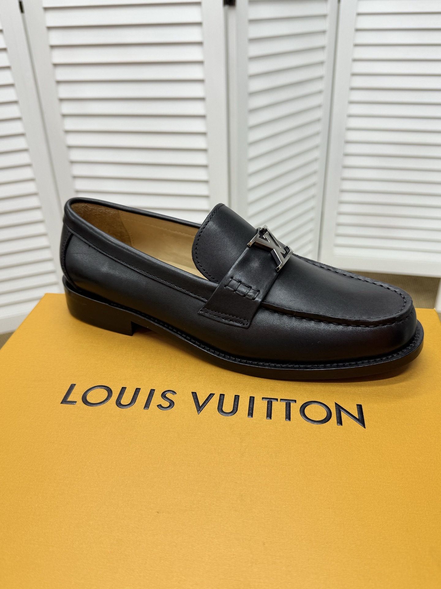 Louis Vuitton Leather Loafers for Men, Comfortable and Durable Shoes 6 i1745350449774 310 0 8