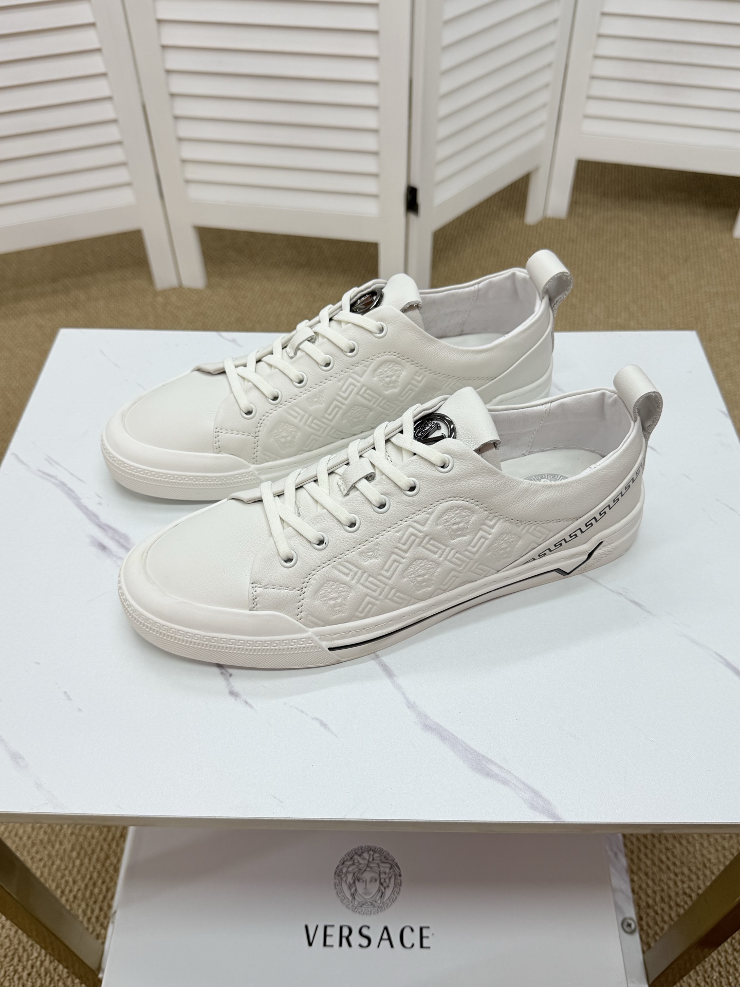 NO:284369,.【VERSACE-Versace】Counter quality, using imported original fabric, high-end and atmospheric, special design, fine workmanship, wear-resistant rubber non-slip original large bottom Size (size): 38-44 (45 custom made without return) X2,,versace,versace19860909.【 VERSACE-范思哲】专柜品质 采用进口原版面料,高端大气 特色设计 做工精细 耐磨橡胶防滑原版大底 尺码(size):38-44（45定做不退换）X2,,versace,versace,Men's shoes