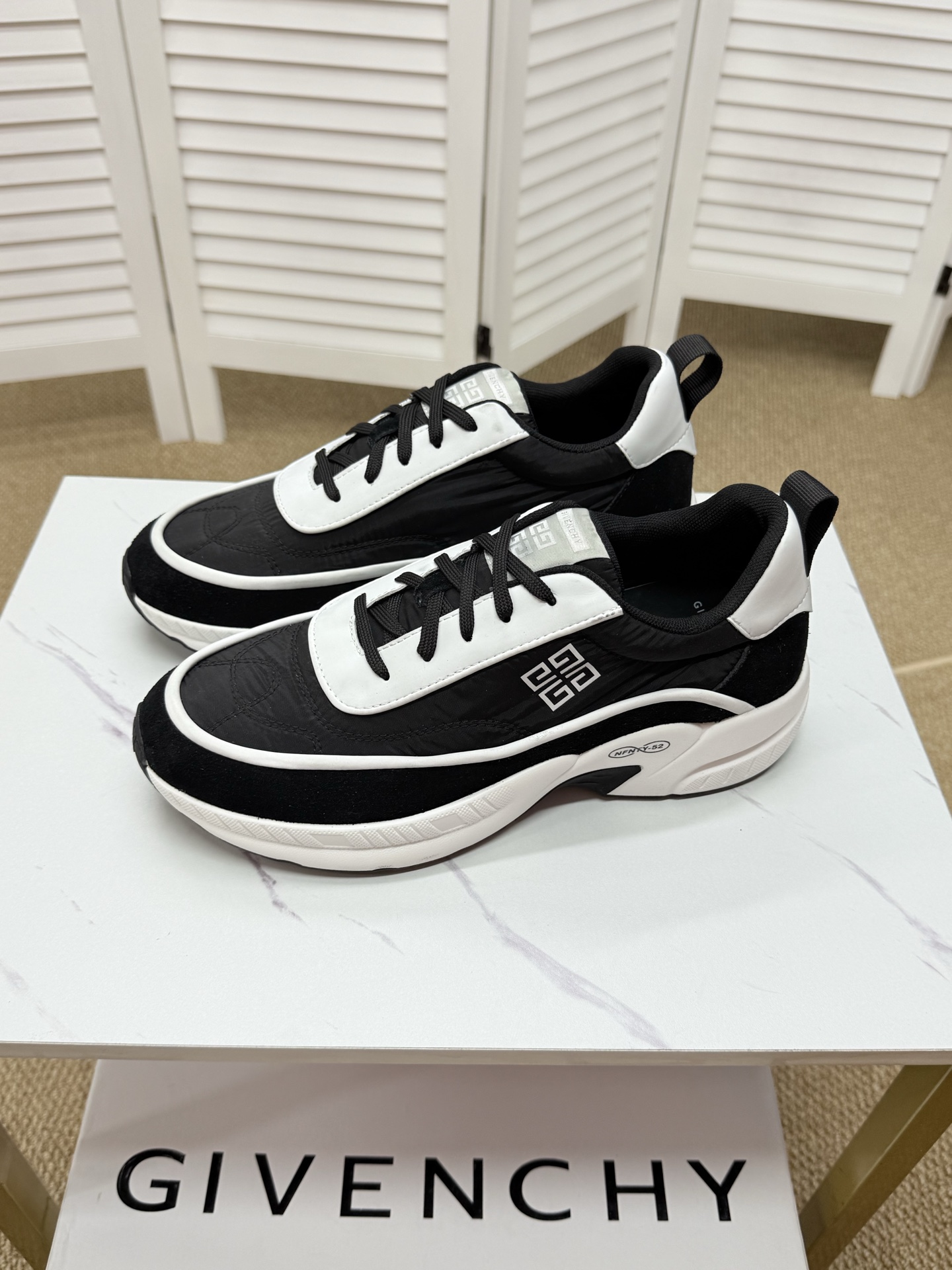 NO:346217,. (GIVENCHY) New model, counter synchronization, everyone has a pair, not to be missed, buy the counter version, completely 1:1, custom-made top version, original display provides comparison, let the big products be different from the original (real objects and pictures to witness 1 fabric original 2 inner original elastic and dry, comfortable 3 soles, authentic exclusive private mold wear-resistant sole [Size] code number 38-44 (45 customized, non-return and exchange) X6,, given, given, given19860909.（GIVENCHY 纪梵希）新款 专柜同步 人手一双 不容错过 专柜买版 完全1:1 开模定制顶级版本 原版展示提供对比 让大货做到和原版0区别（实物和图片来见证1面料原版2内里原版弹力干爽 舒适3鞋底正品独家私模耐磨大底【Size】码数38-44（45定做不退换）X6,,givenchy,givenchy,Men's shoes