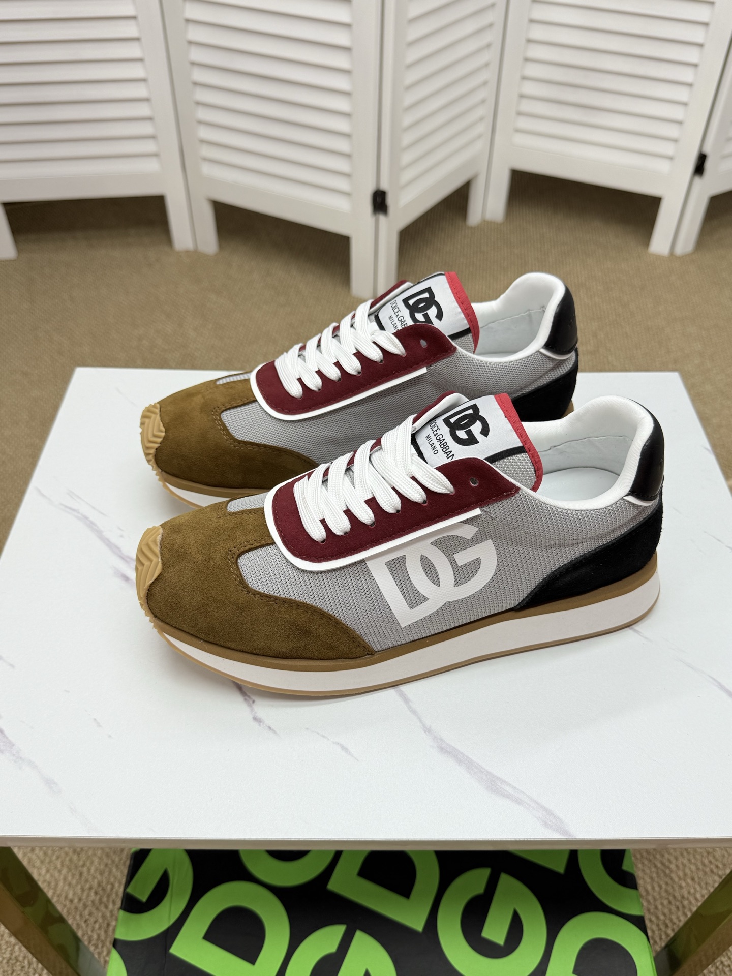 NO:345058,.Couple model (DG) latest sports casual shoes are fashionable and versatile, which can add luster and color to various styles. Create a unique dynamic and modern exquisite design, showing a modern and elegant style. Size36-46 (45, 46 customized, non-return and exchange) Se,19860909.情侣款（DG）最新运动休闲鞋时尚百搭,可为各式造型增光添彩.塑造独具动感活力与摩登气息的精致设计,尽显现代优雅格调. Size36-46（45、46订做不退换）Se,,Men's shoes