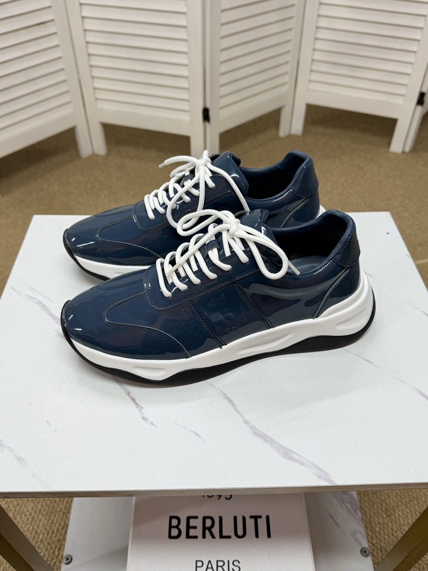 _dYv9slt0MWWkhLroyz9qkH1yNaM7JblmHIL1wdw