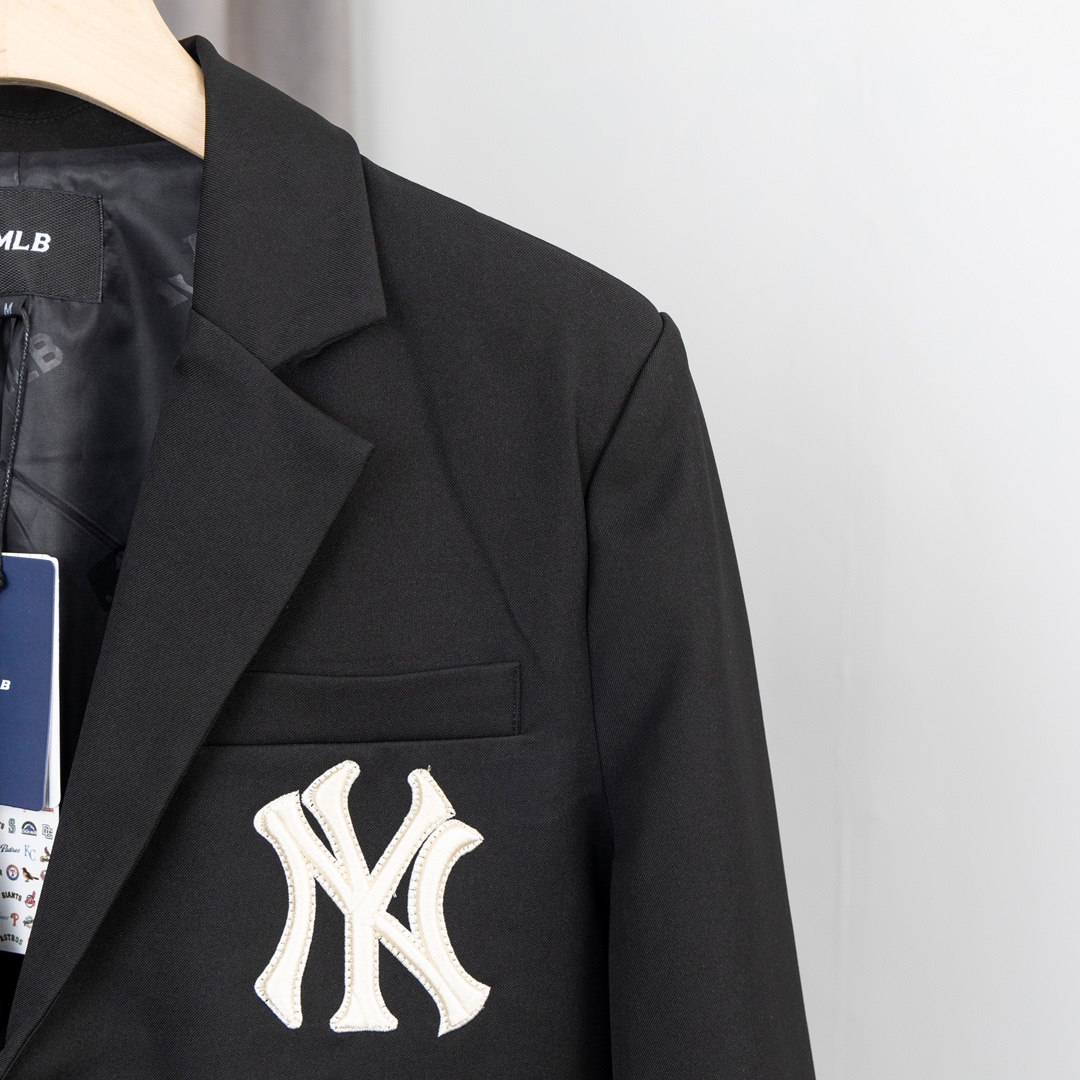 MLB Yankees 2023 Black Embroidered Suit with NY Logo – Classic and Stylish - 图片 6