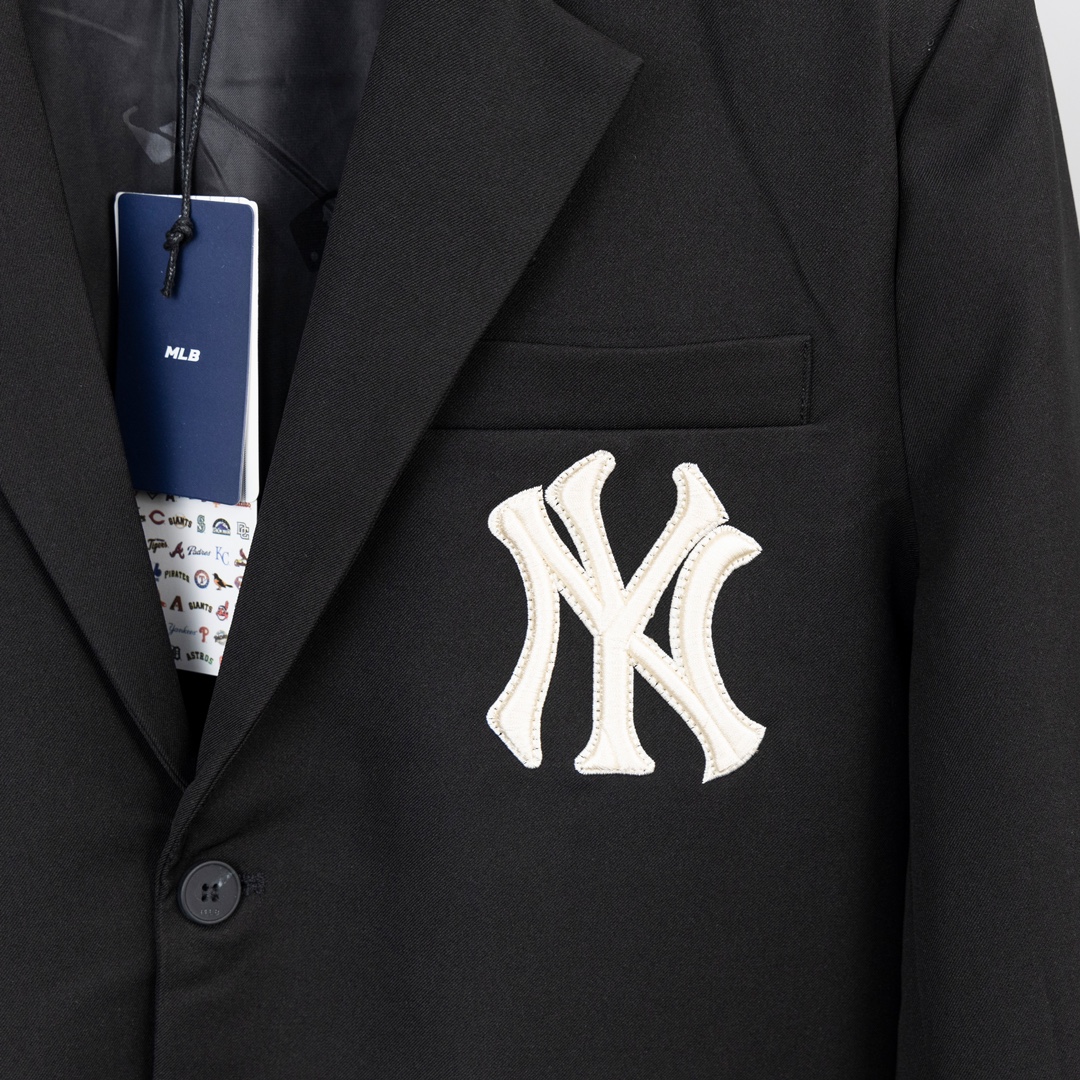 MLB Yankees 2023 Black Embroidered Suit with NY Logo – Classic and Stylish - 图片 7