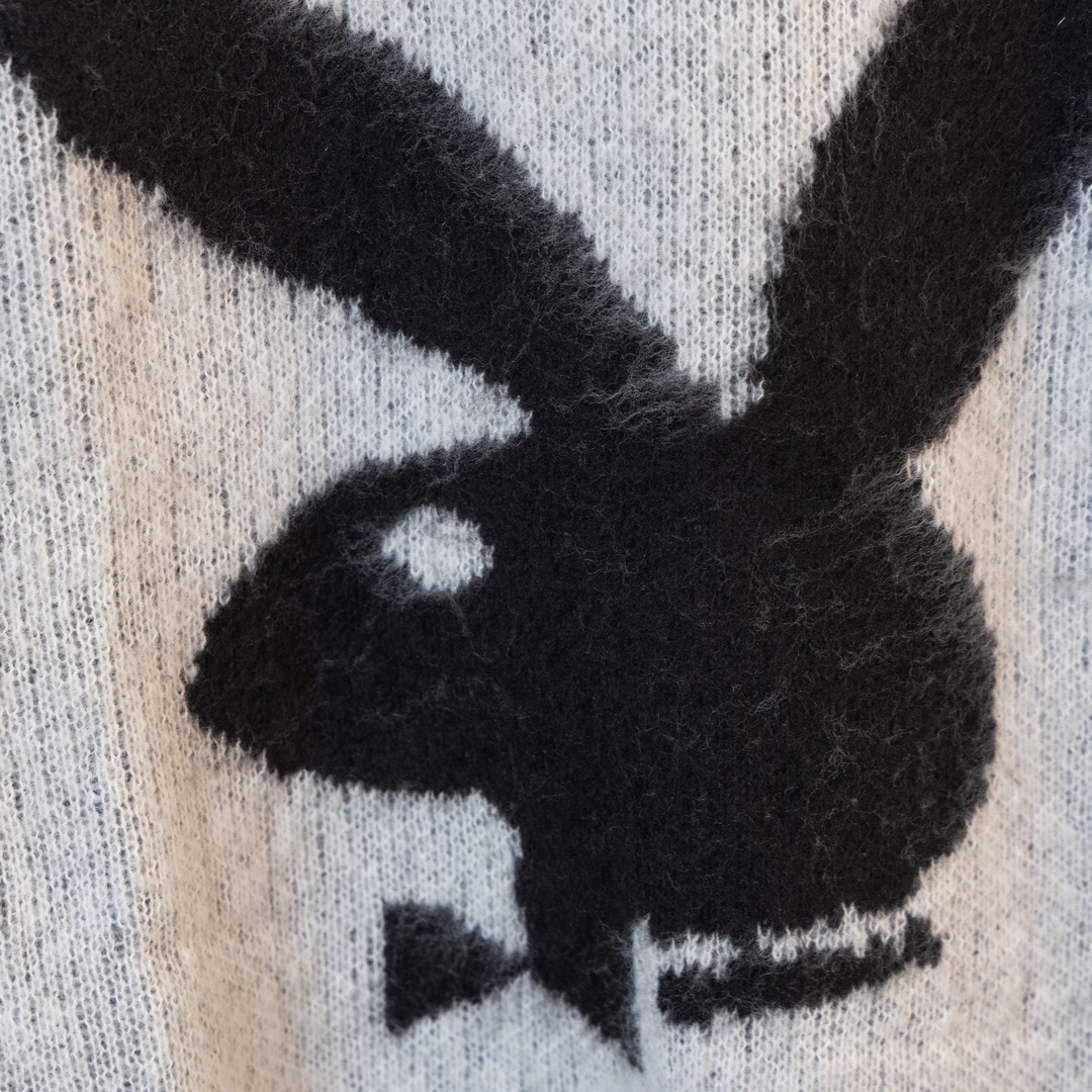 Saint Laurent Playboy Bucket Bag Review: High Price, Sweet Design, Various Sizes - 图片 6