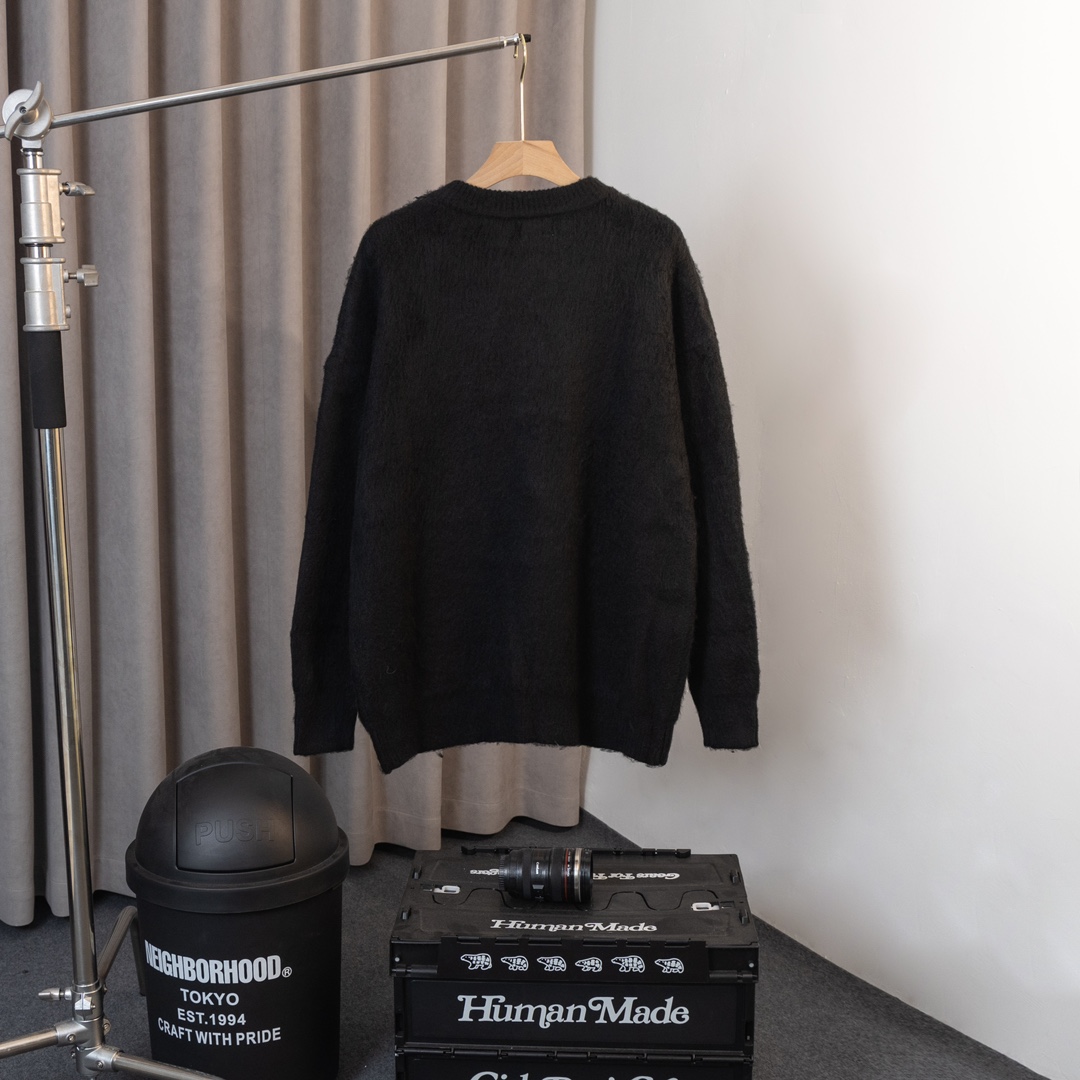 YSL St. Román’s Seahorse Hair Long Sleeve Sweaters Review - 图片 2